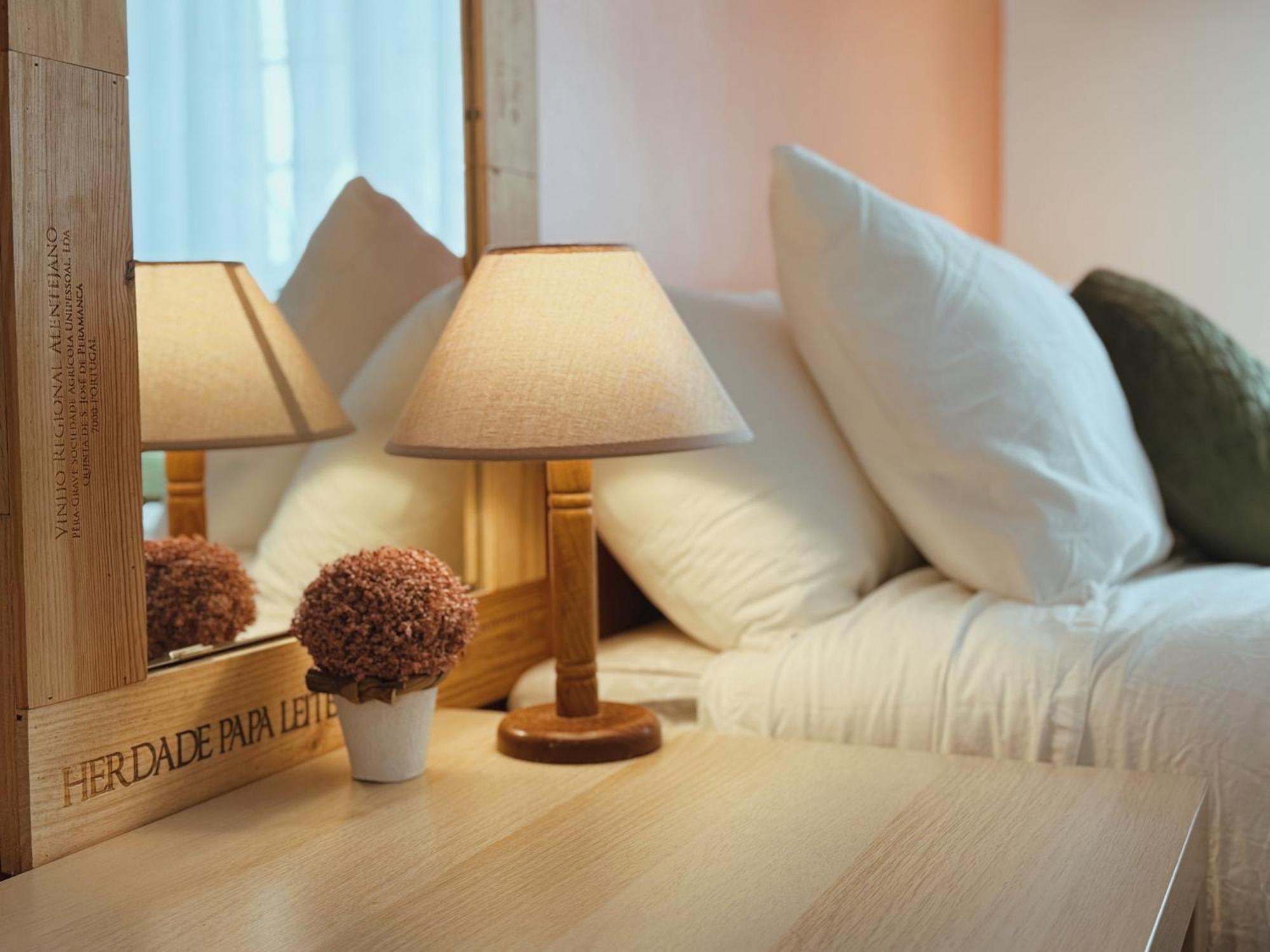 Coastal Garden Paradise Retreat- 6 Min From The Beach تشارنكه المظهر الخارجي الصورة