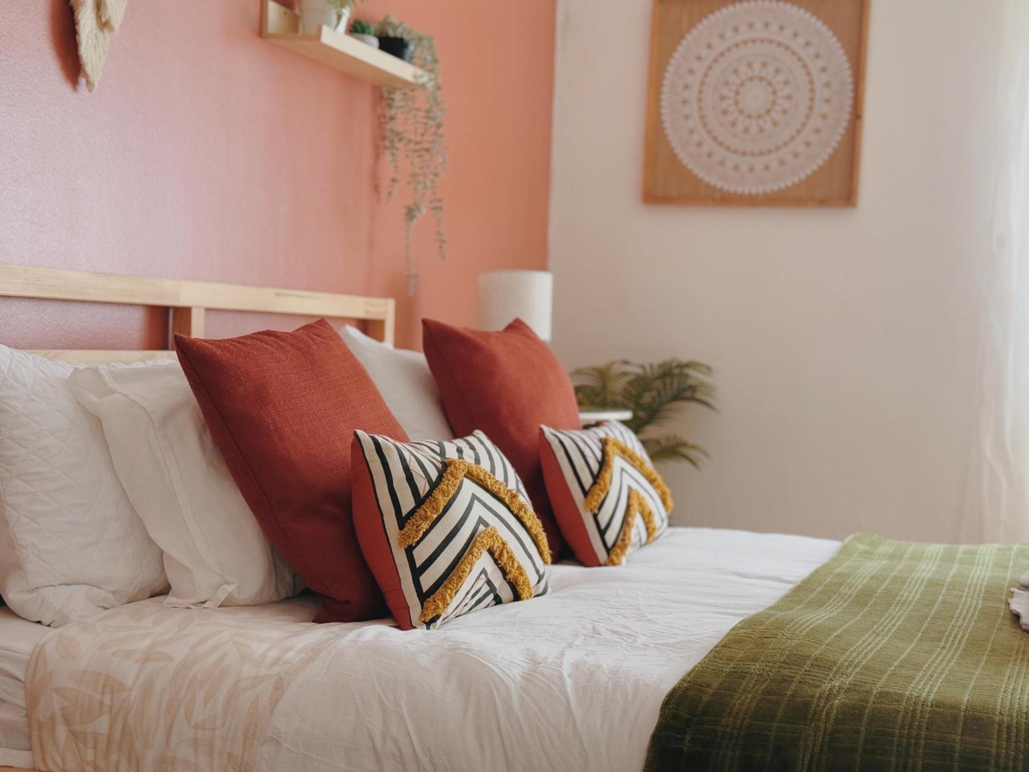 Coastal Garden Paradise Retreat- 6 Min From The Beach تشارنكه المظهر الخارجي الصورة