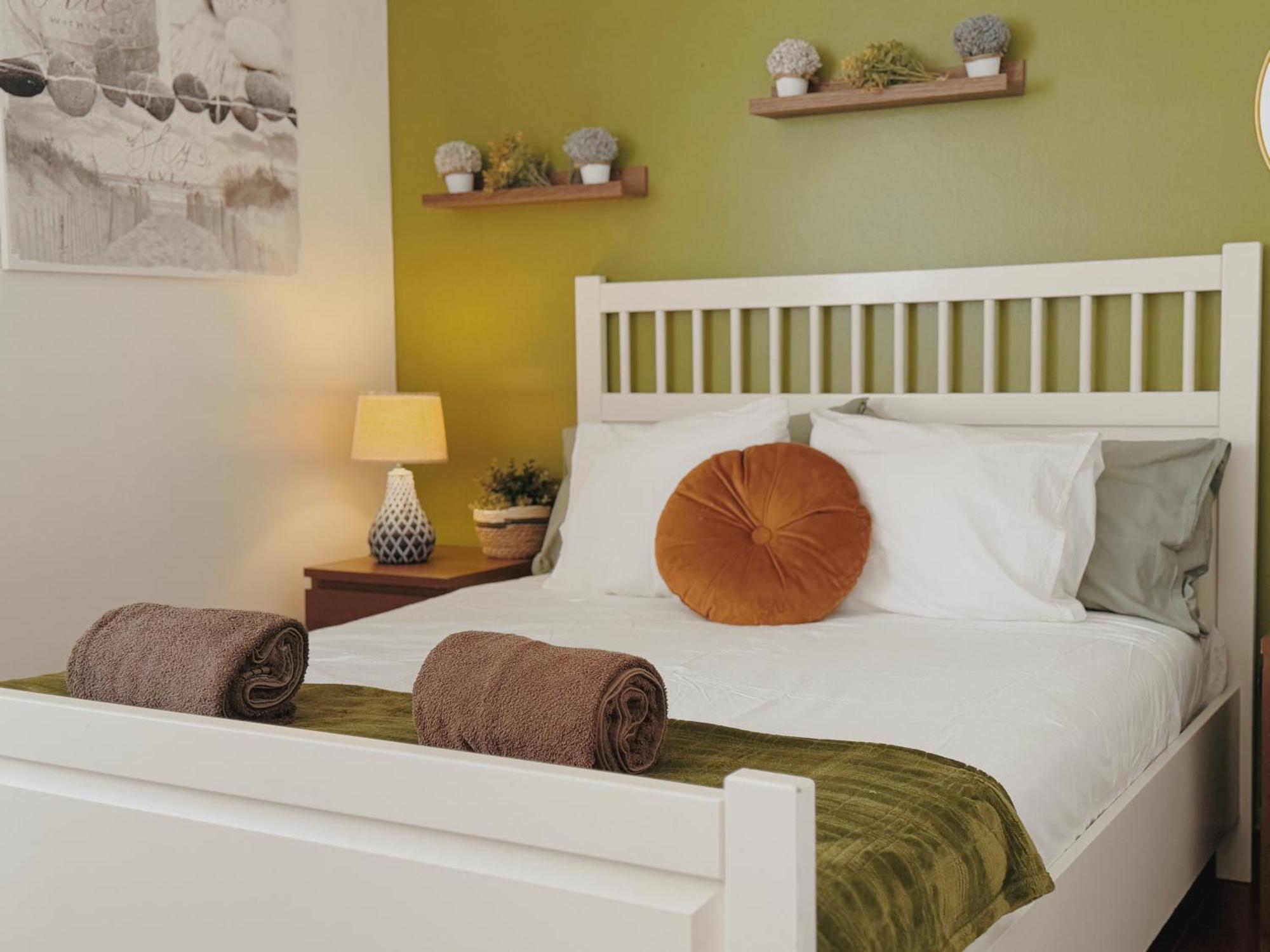 Coastal Garden Paradise Retreat- 6 Min From The Beach تشارنكه المظهر الخارجي الصورة