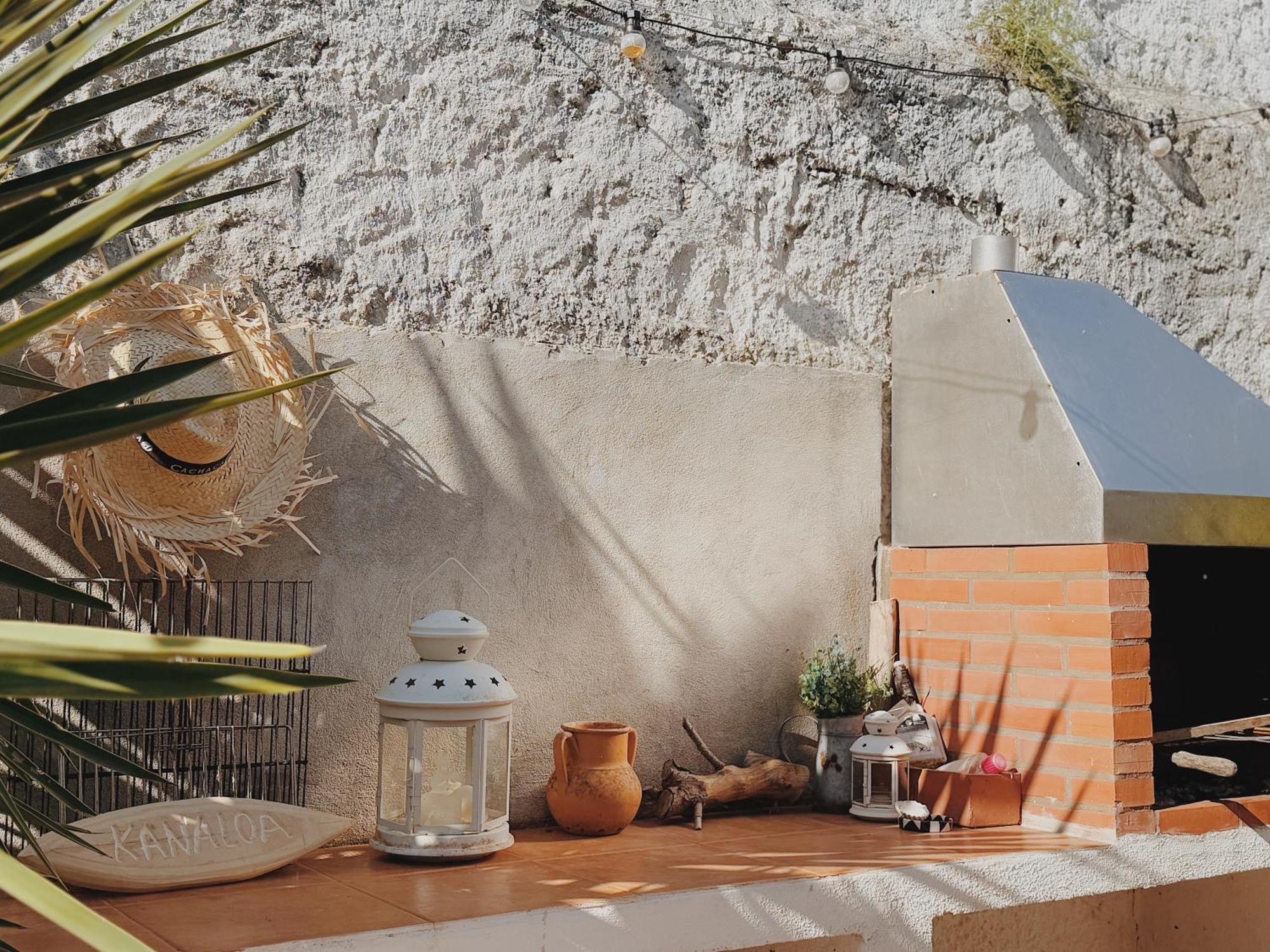 Coastal Garden Paradise Retreat- 6 Min From The Beach تشارنكه المظهر الخارجي الصورة